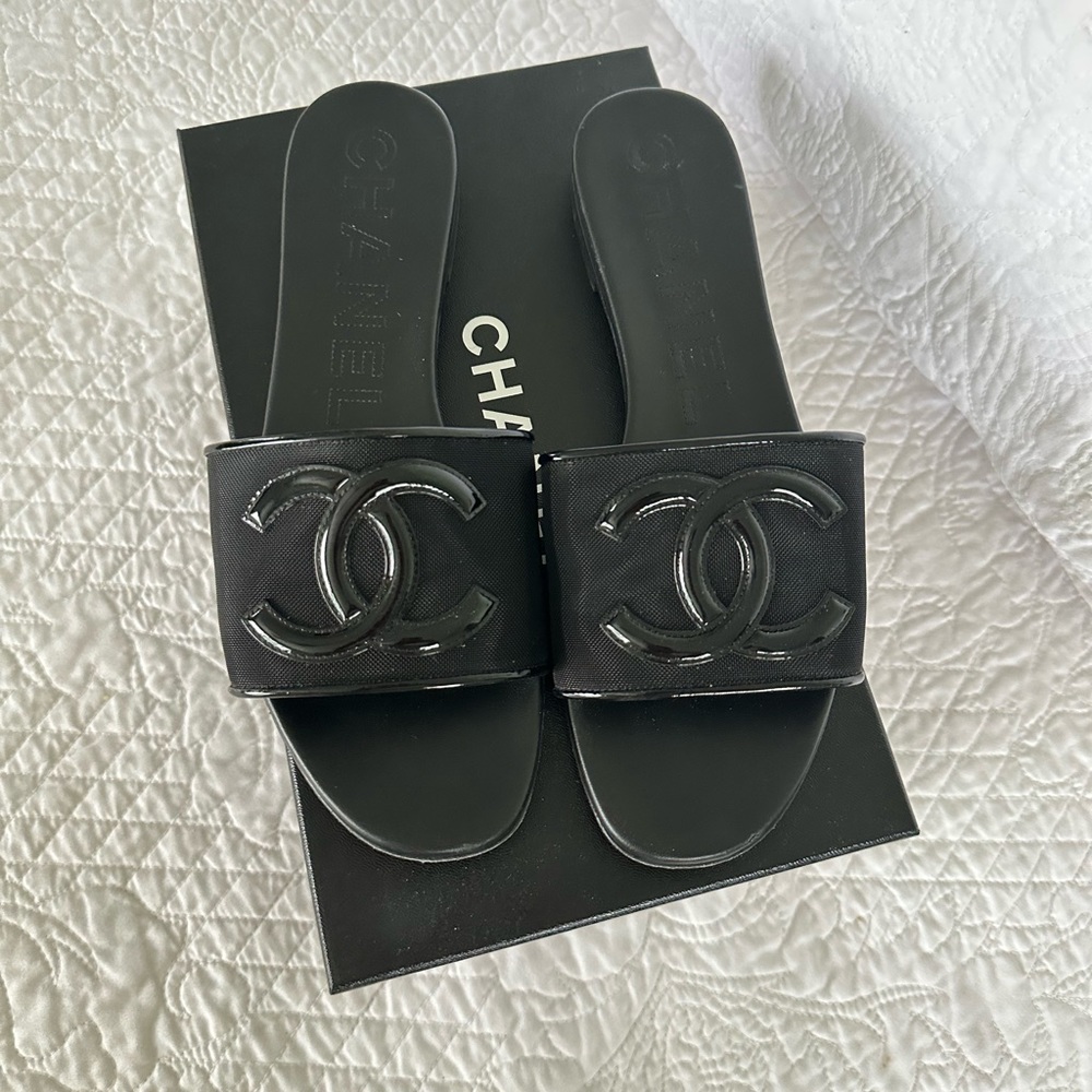 Chanel flat sandals